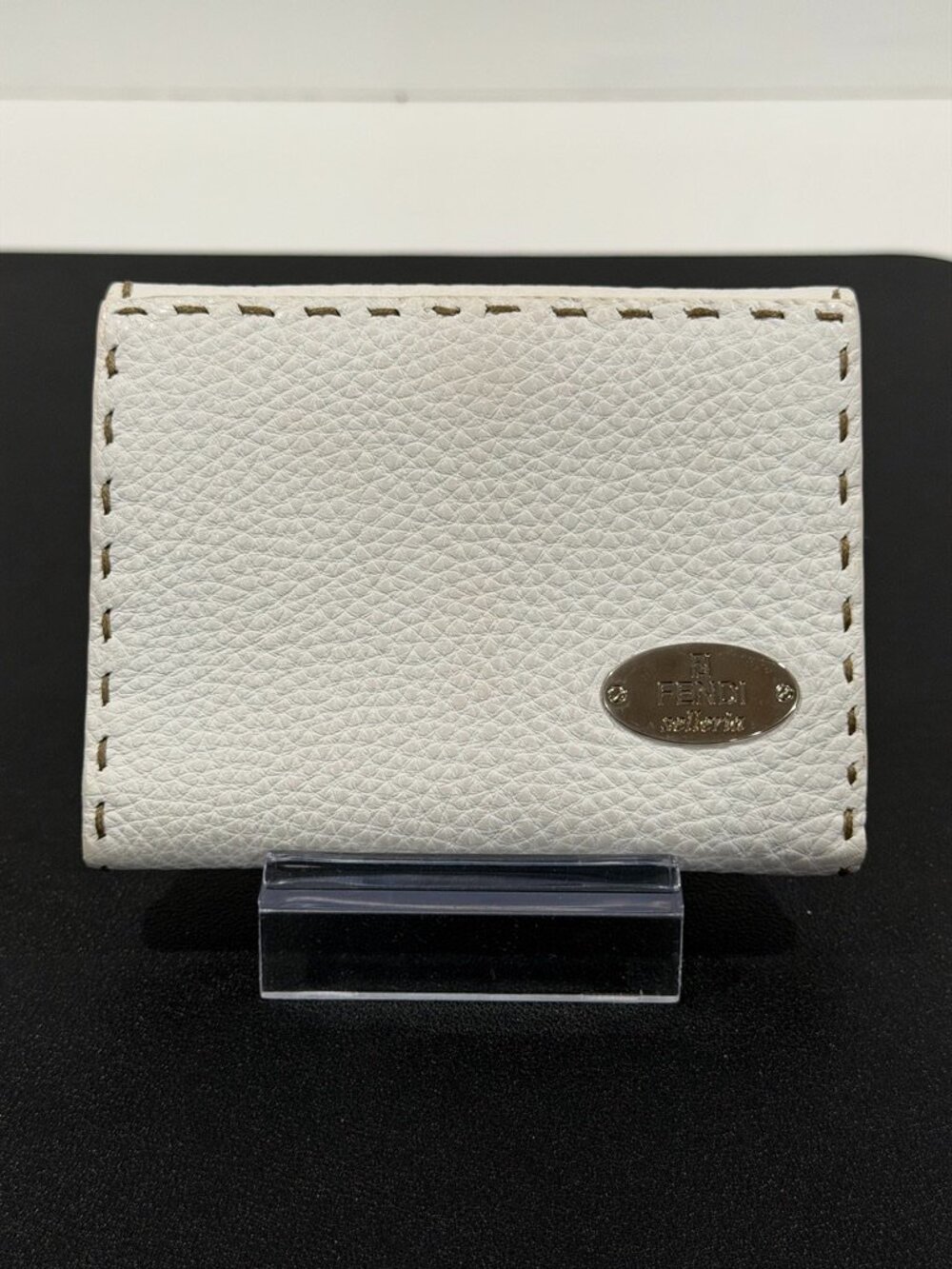 Fendi Fendigraphy White Leather Chain Wallet (JB1421)